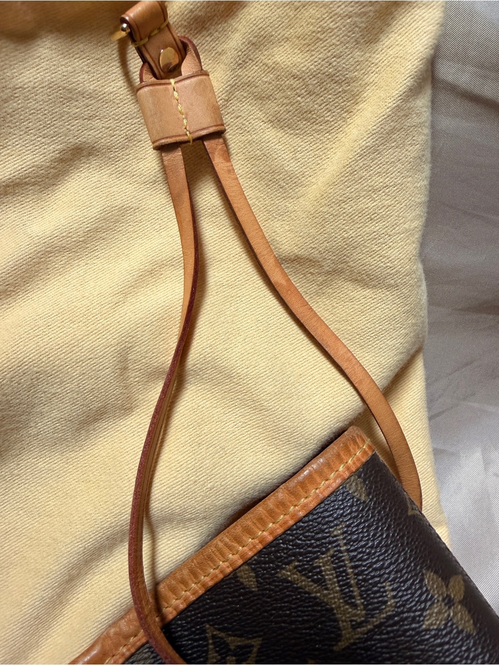 2014 Louis Vuitton Canvas Neverfull MM Tote in Brown - Picture 11 of 14